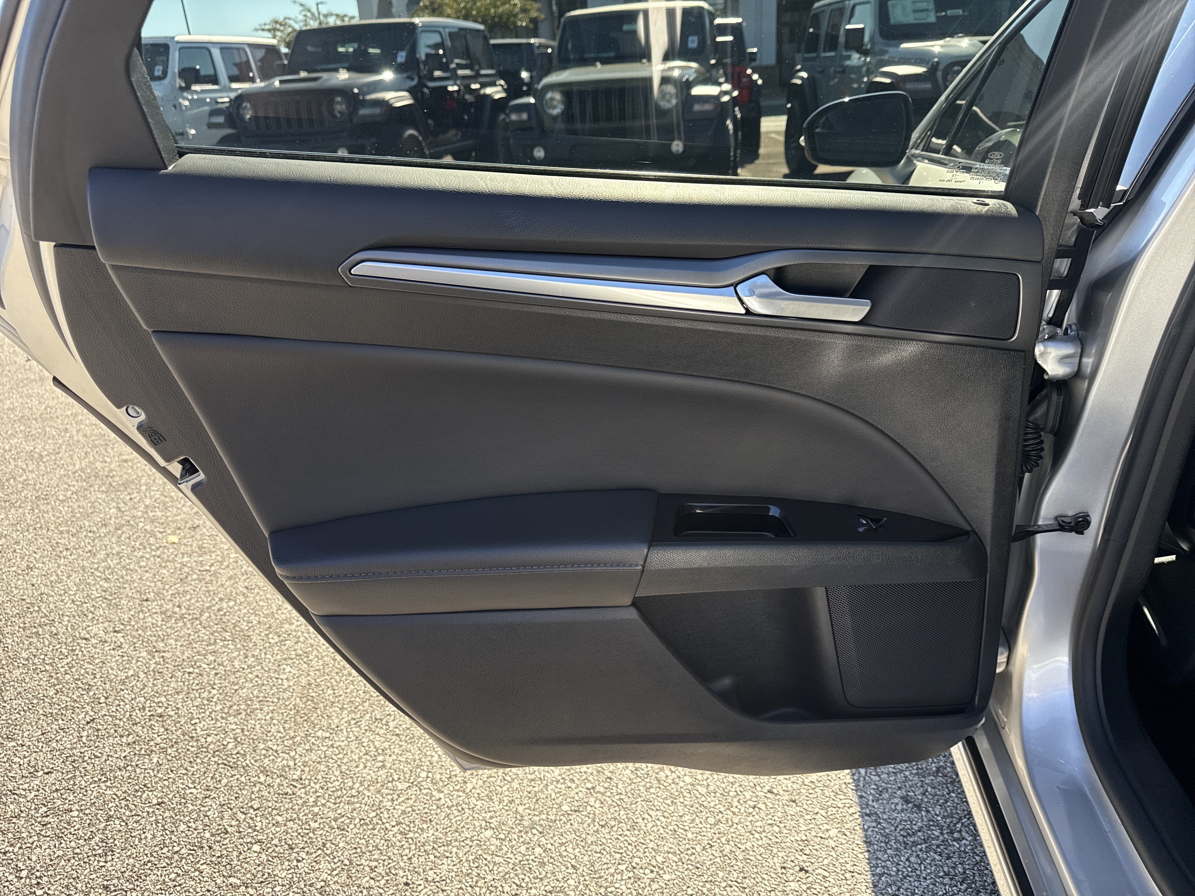 Used 2013 Ford Fusion Titanium FWD image 21