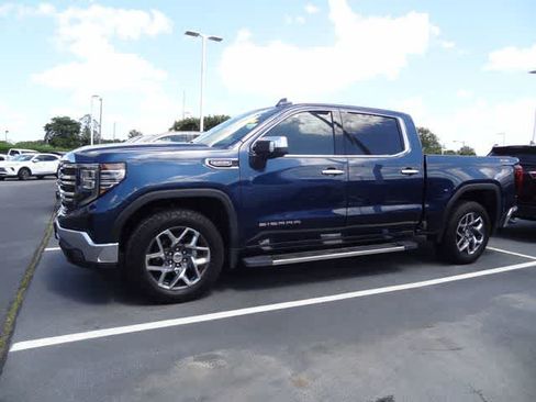 Used 2022 GMC Sierra 1500 SLT AWD/4WD image 5