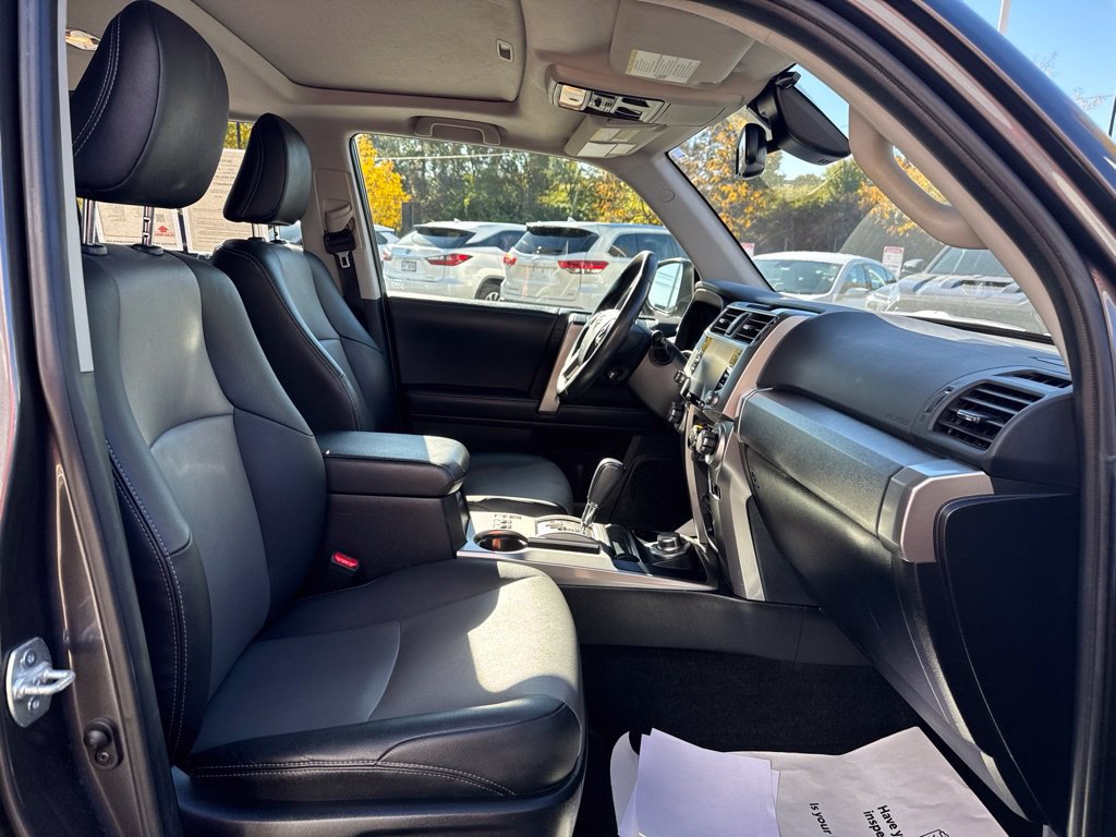 Used 2020 Toyota 4Runner SR5 Premium w/ Moonroof Package AWD/4WD image 34