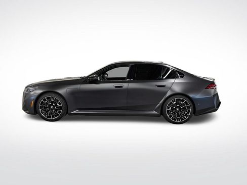 Used 2025 BMW M5 w/ Carbon Package AWD/4WD image 2
