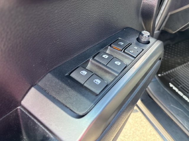 Used 2021 Toyota Tacoma TRD Off-Road AWD/4WD image 21