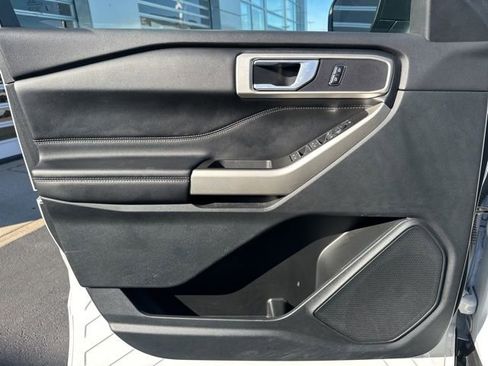 Used 2023 Ford Explorer XLT image 20