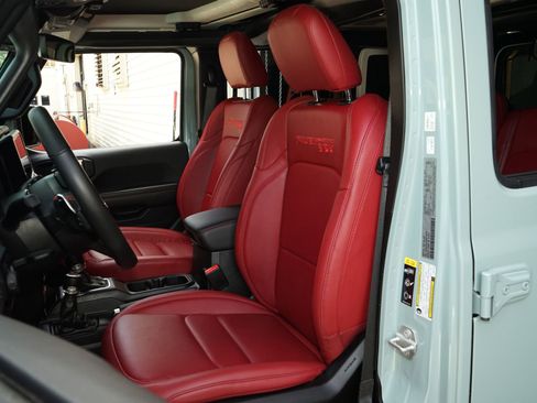 Used 2024 Jeep Wrangler Unlimited Rubicon 392 AWD/4WD image 15