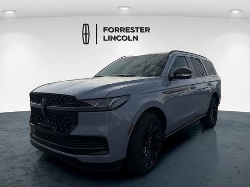 New 2026 Lincoln Navigator Reserve w/ Jet Appearance Package AWD/4WD image 7