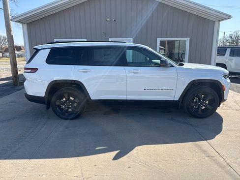 New 2026 Jeep Grand Cherokee L Limited image 2