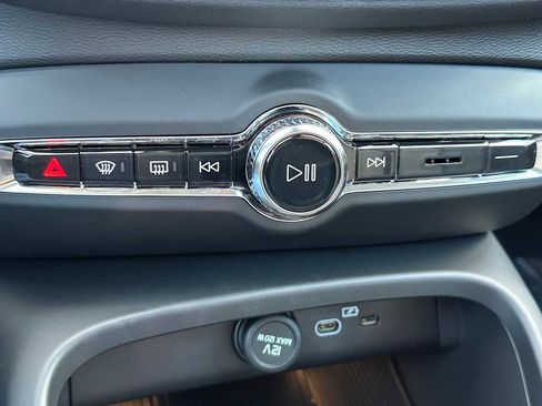 New 2026 Volvo XC40 B5 Ultra w/ Climate Package image 30