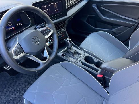 Certified 2025 Volkswagen Jetta Sport image 10