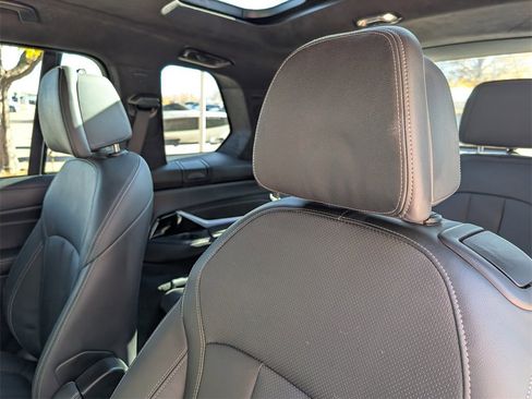 Used 2022 BMW X7 M50i image 16