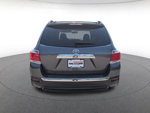 Used 2012 Toyota Highlander Limited w/ Tow Pkg FWD image 4