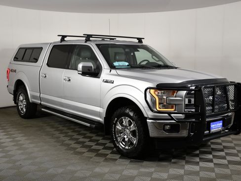 Used 2017 Ford F150 Lariat w/ Equipment Group 502A Luxury AWD/4WD image 4