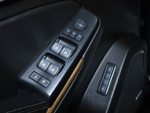 Used 2020 GMC Yukon XL Denali AWD/4WD image 17