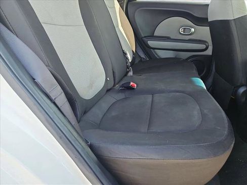 Used 2015 Kia Soul image 12
