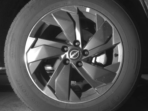 Used 2025 Nissan Rogue SV FWD image 13