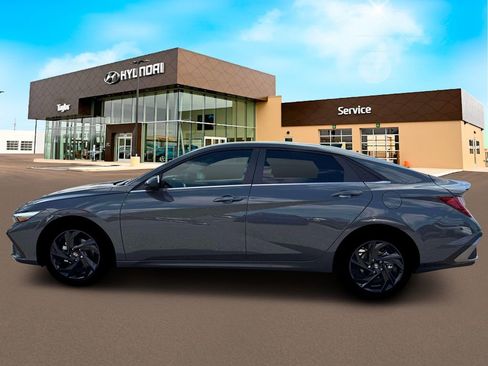 New 2026 Hyundai Elantra SEL Sport FWD image 3