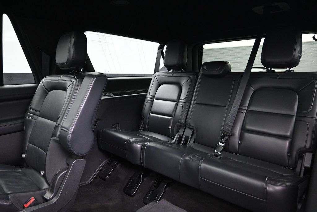 Used 2022 Lincoln Navigator L Reserve AWD/4WD image 25