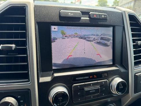 Used 2019 Ford F150 Lariat w/ Equipment Group 502A Luxury AWD/4WD image 21