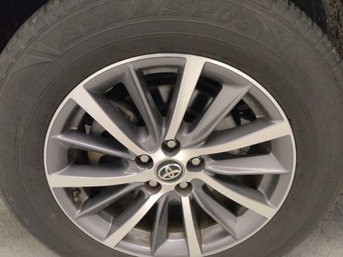 Used 2018 Toyota Highlander XLE FWD image 31