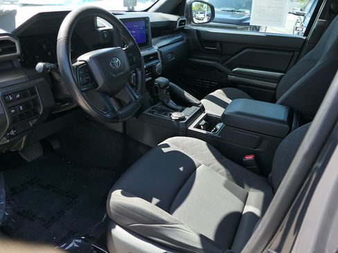 Used 2025 Toyota Tacoma SR5 AWD/4WD image 13