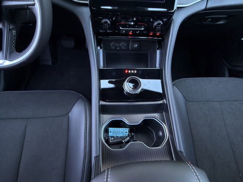 New 2025 Jeep Grand Cherokee L Altitude image 17
