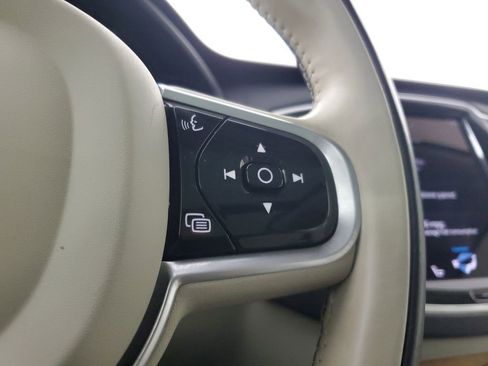Used 2022 Volvo XC90 T5 Momentum w/ Climate Package FWD image 29