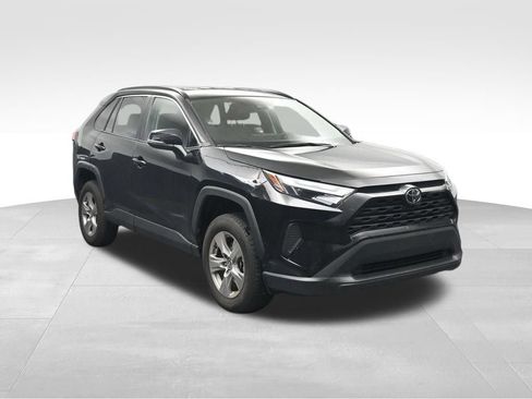Used 2025 Toyota RAV4 XLE FWD image 7