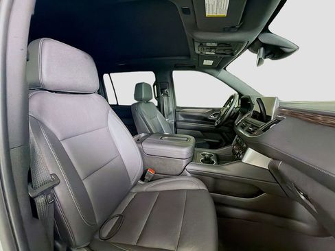 Used 2023 Chevrolet Suburban Z71 w/ Luxury Package AWD/4WD image 32