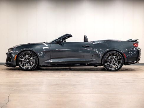 Used 2018 Chevrolet Camaro ZL1 image 21