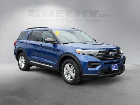 Certified 2022 Ford Explorer XLT RWD image 2