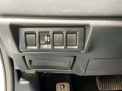 Used 2025 Subaru Outback Premium AWD/4WD image 10