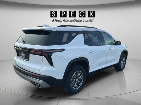 Used 2024 Chevrolet Traverse LT AWD/4WD image 5