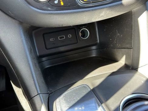 Used 2021 Chevrolet Equinox LT FWD image 28