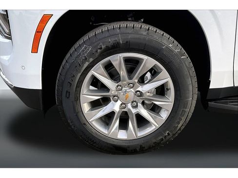 New 2026 Chevrolet Suburban Premier AWD/4WD image 13