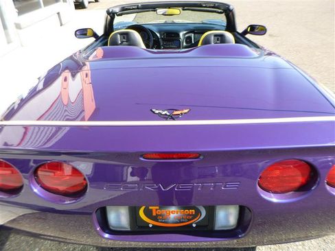 Used 1998 Chevrolet Corvette Convertible w/ Memory Pkg RWD image 30