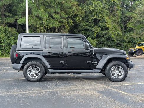 Used 2020 Jeep Wrangler Unlimited Sport AWD/4WD image 2