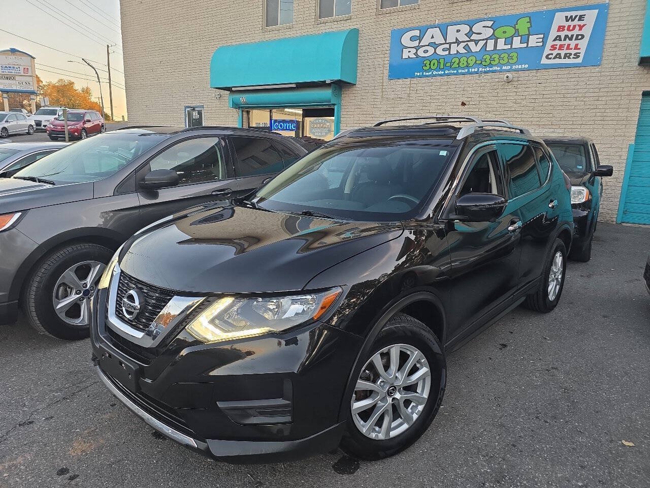 Used 2017 Nissan Rogue SV AWD/4WD image 3