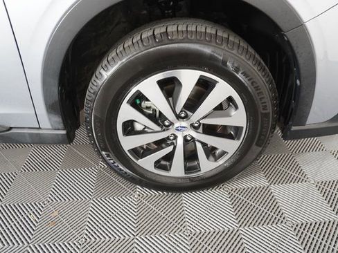 Used 2022 Subaru Outback Premium image 15