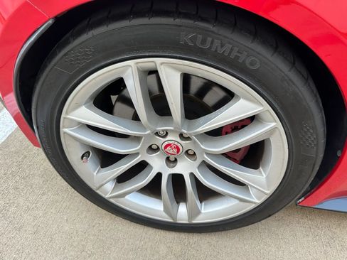 Used 2015 Jaguar F-TYPE R RWD image 9