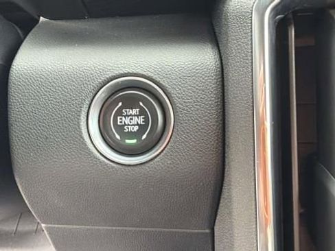 Certified 2025 GMC Acadia Elevation AWD/4WD image 18