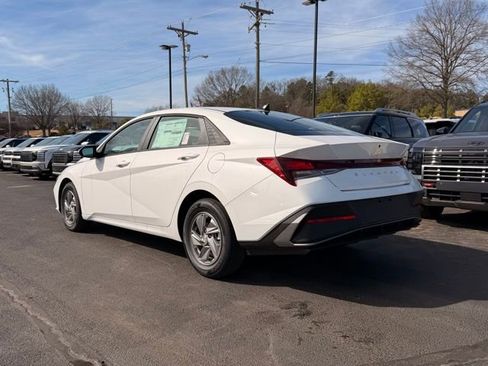 New 2026 Hyundai Elantra SE w/ Cargo Package image 5