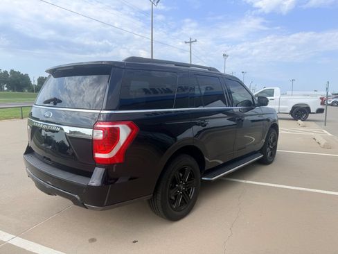 Used 2020 Ford Expedition XLT w/ Equipment Group 202A AWD/4WD image 4