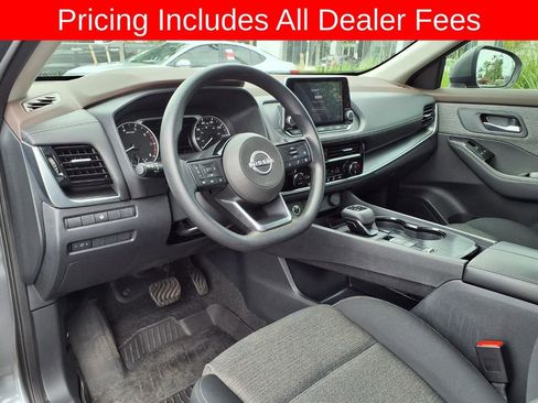 Used 2023 Nissan Rogue SV FWD image 18