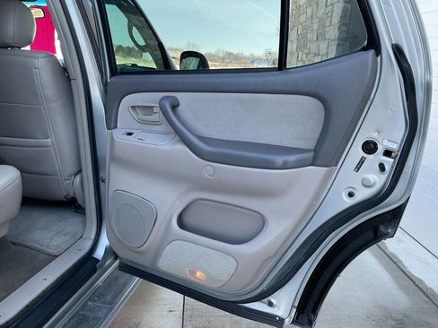 Used 2007 Toyota Sequoia SR5 image 38