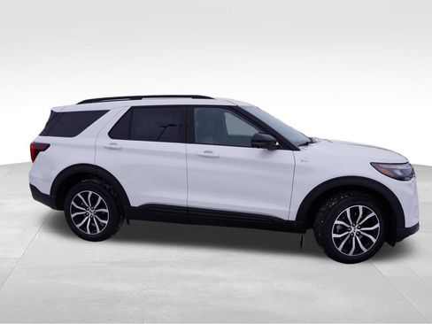 New 2026 Ford Explorer ST-Line image 2