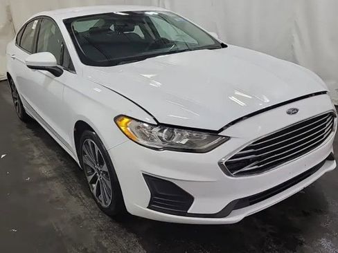 Used 2020 Ford Fusion SE image 5