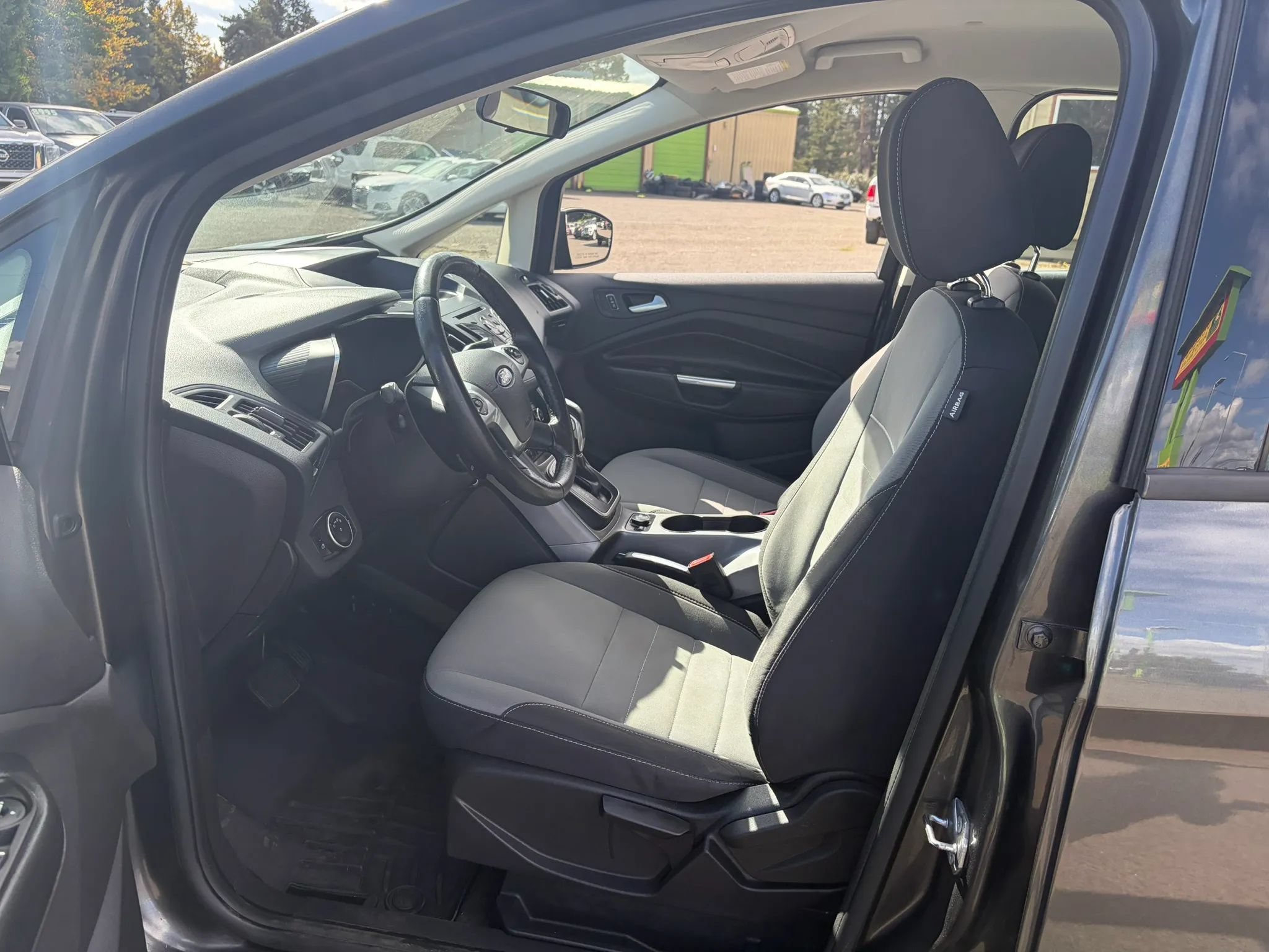 Used 2015 Ford C-MAX SE w/ Winter Package FWD image 9