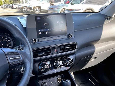 Certified 2023 Hyundai Kona SE image 8