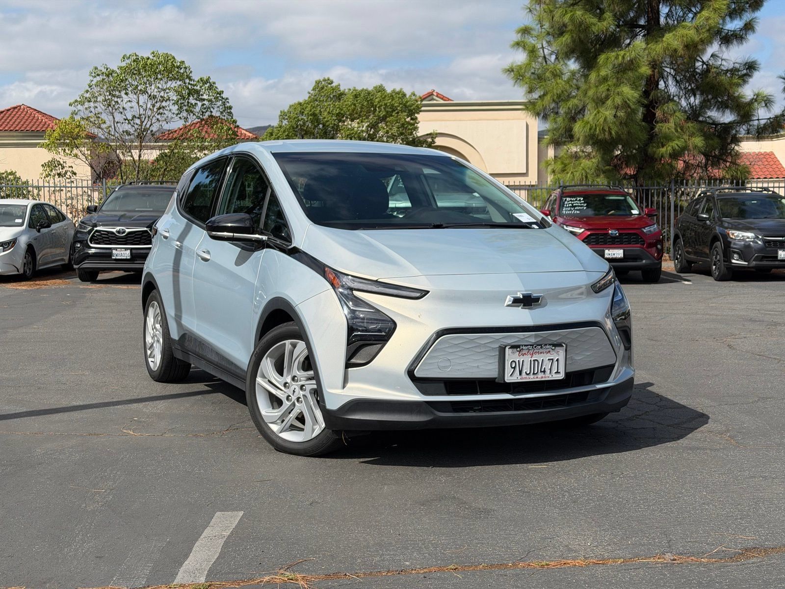 Used 2023 Chevrolet Bolt LT w/ Driver Confidence Package FWD image 1