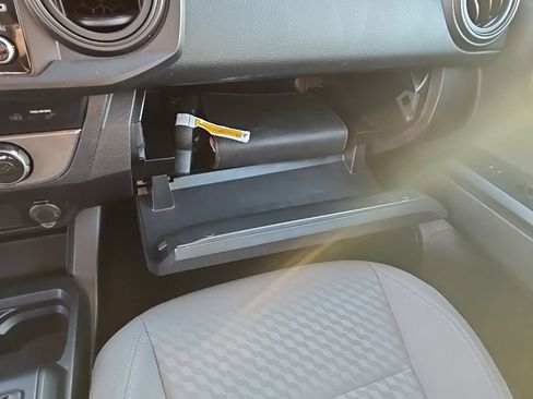 Used 2022 Toyota Tacoma SR image 20