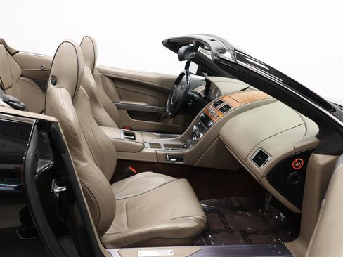 Used 2015 Aston Martin DB9 Volante Carbon Edition Convert image 79