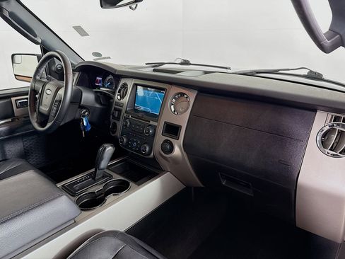 Used 2017 Ford Expedition XLT w/ Equipment Group 202A image 39